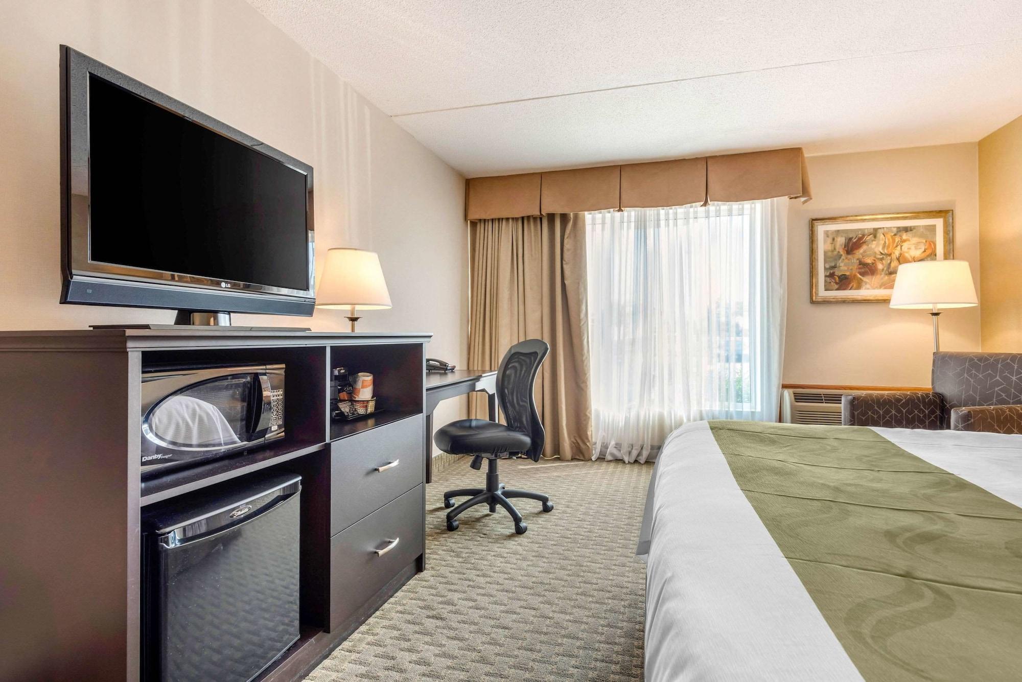 Quality Inn & Suites Brampton Exterior foto