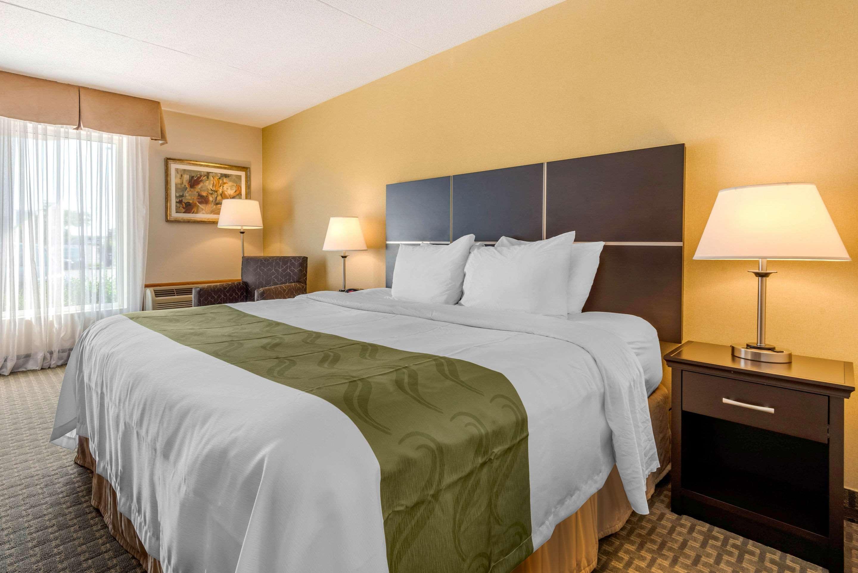 Quality Inn & Suites Brampton Exterior foto