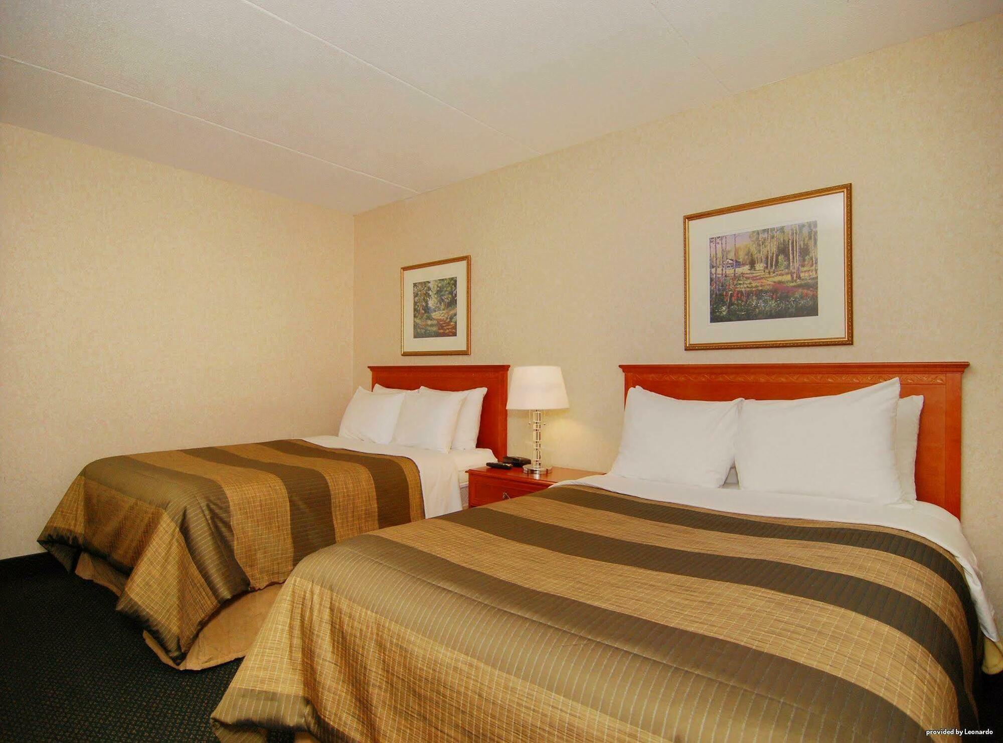 Quality Inn & Suites Brampton Exterior foto