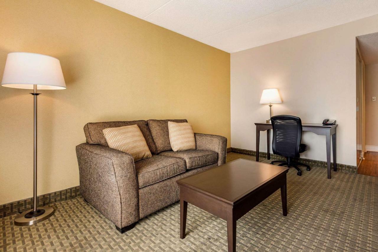 Quality Inn & Suites Brampton Exterior foto