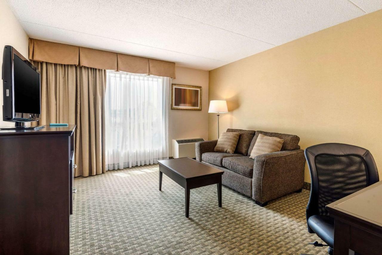 Quality Inn & Suites Brampton Exterior foto
